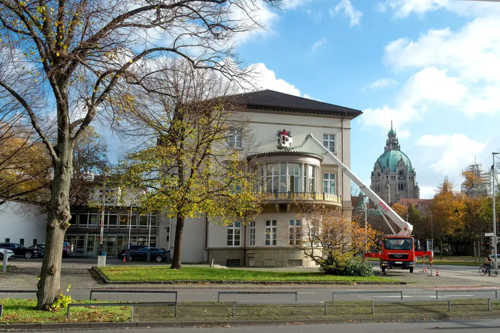 Gebäudereinigung – innen und außen am Gebäude